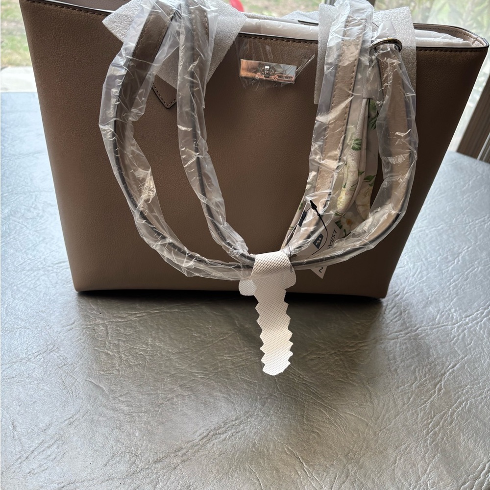 Elegant Nine West Beige Handbag